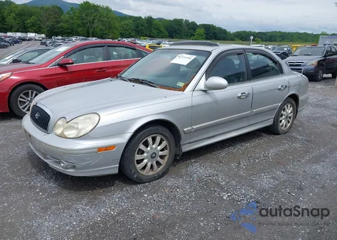2004 Hyundai Sonata Gls/Lx from USA, damaged, VIN KMHWF35HX4A960494